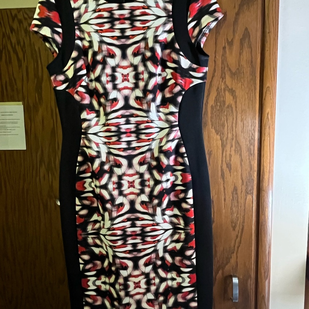 Red and Black Bodycon Cocktail Dress with Sleeveless Raglan Design